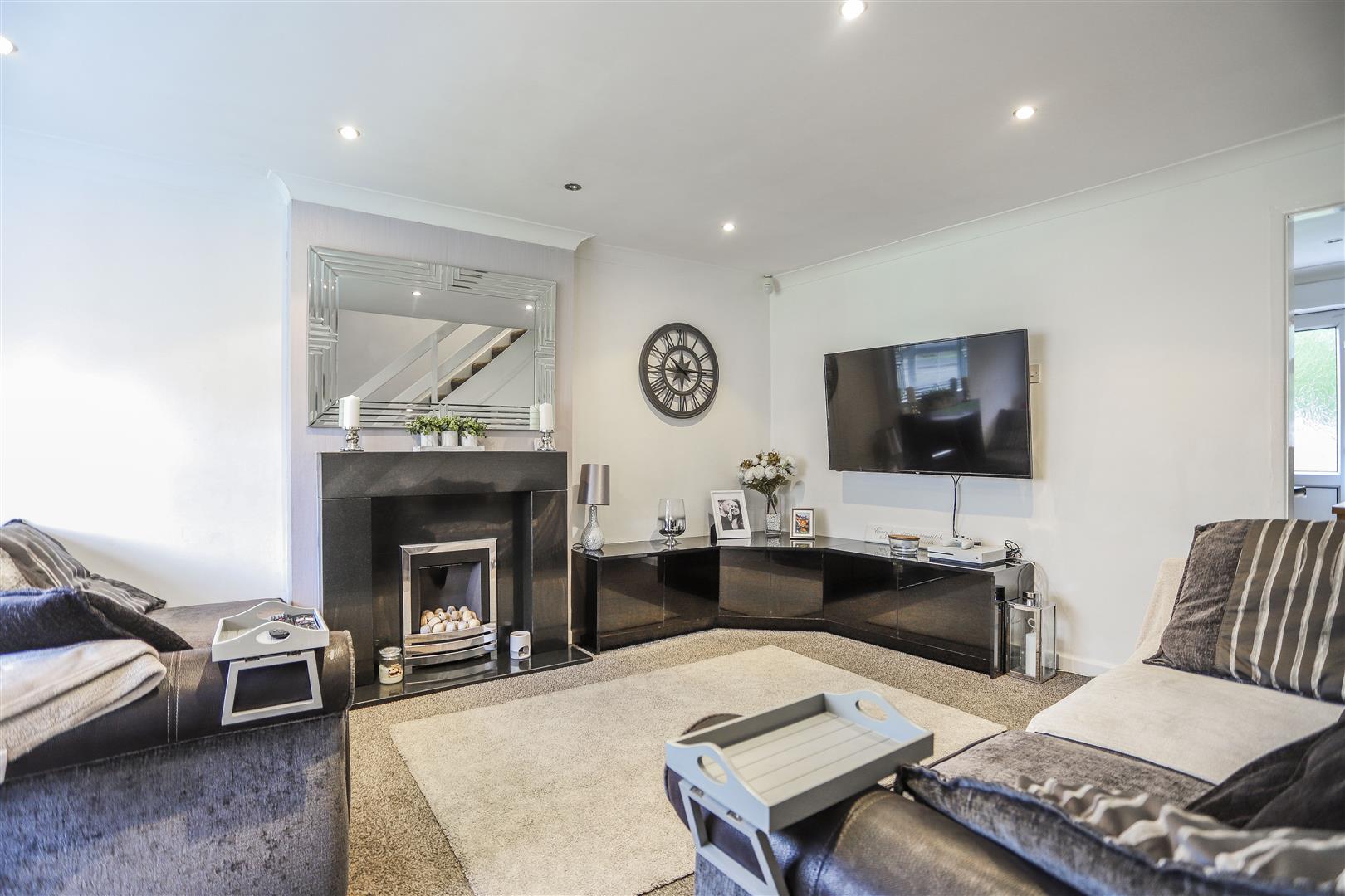3 Bed Semi-detached House For Sale - Main Image